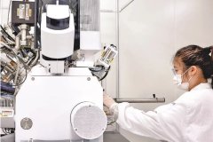 科激光推出的单模万瓦光纤激光器